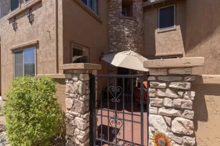 Photo #5: 6086591 Listing
