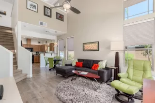 Photo #5: 6086606 Listing