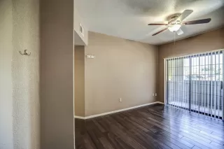 Photo #5: 6086670 Listing