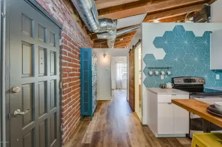 Photo #1: 6086675 Listing