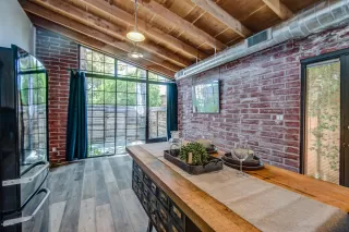 Photo #6: 6086675 Listing