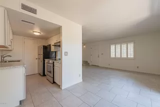 Photo #3: 6086685 Listing