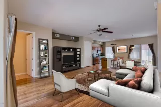 Photo #1: 6086831 Listing