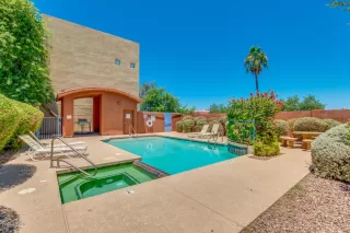Photo #4: 6086831 Listing