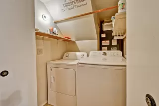 Photo #5: 6086865 Listing