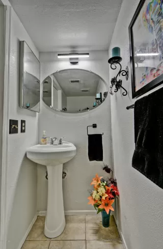 Photo #6: 6086865 Listing