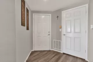 Photo #2: 6086894 Listing