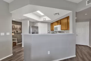 Photo #6: 6086894 Listing