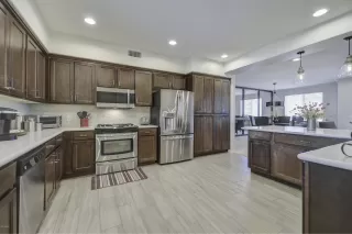 Photo #2: 6087053 Listing