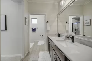 Photo #6: 6087053 Listing