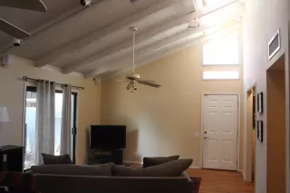 Photo #5: 6087102 Listing