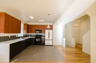 Photo #5: 6087365 Listing