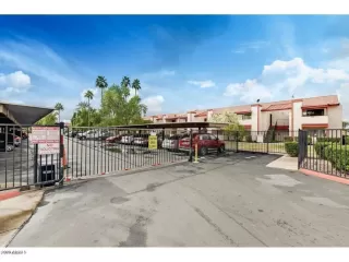 Photo #2: 6087663 Listing