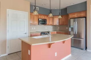 Photo #2: 6087773 Listing