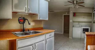 Photo #5: 6087839 Listing