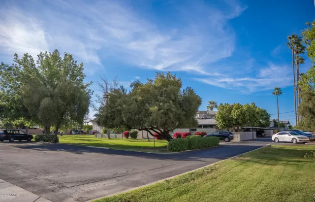 MLS: 6087952 Condo For Sale