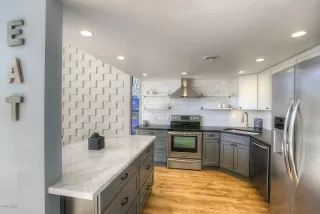 Photo #2: 6087996 Listing