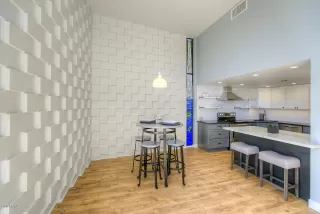 Photo #4: 6087996 Listing