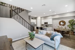 Photo #5: 6088016 Listing 