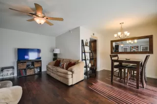 Photo #1: 6088206 Listing 