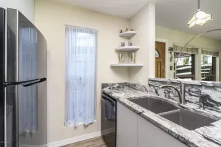 Photo #5: 6088442 Listing