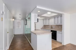 Photo #4: 6088611 Listing