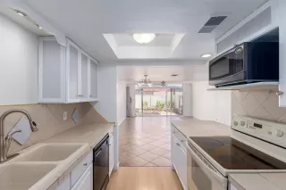 Photo #5: 6088611 Listing