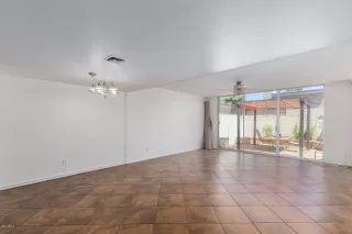 Photo #6: 6088611 Listing