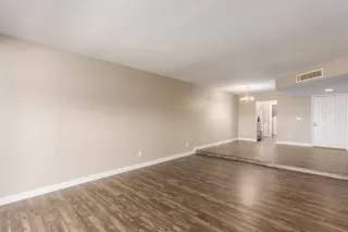 Photo #5: 6088631 Listing 