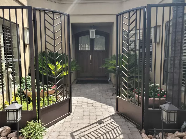 MLS: 6088669 Condo For Sale