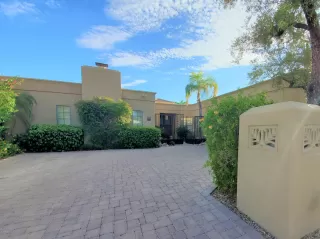 Photo #2: 6088669 Listing