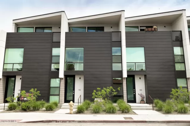 MLS: 6088738 Condo For Sale