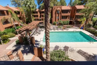 Photo #6: 6089590 Listing