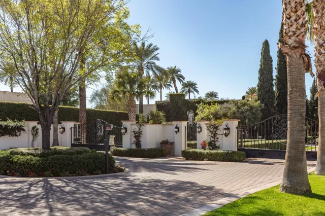 MLS: 6089680 Condo For Sale