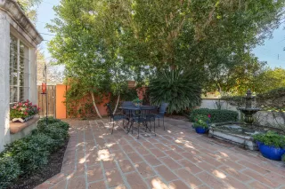 Photo #2: 6089680 Listing