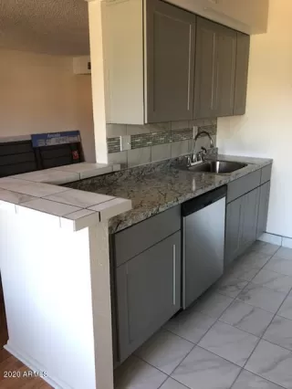 Photo #2: 6089901 Listing