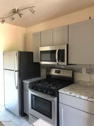 Photo #5: 6089901 Listing