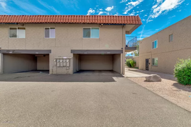 MLS: 6090403 Condo For Sale