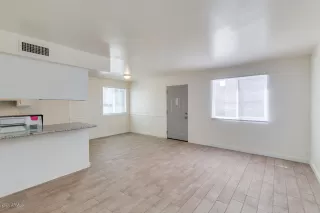 Photo #5: 6090403 Listing