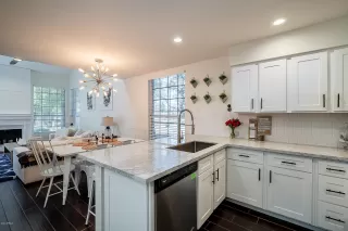 Photo #5: 6090837 Listing