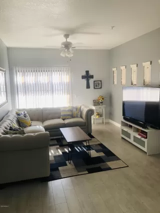 Photo #5: 6090890 Listing