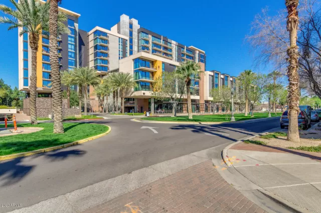 MLS: 6091098 Condo For Sale