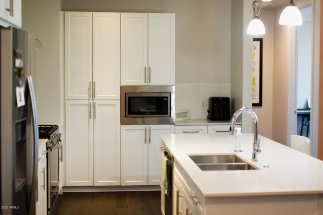 MLS: 6091116 Condo For Sale