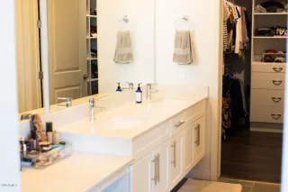 Photo #2: 6091116 Listing 