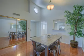 Photo #2: 6091148 Listing