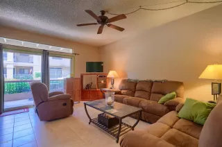 Photo #2: 6091186 Listing