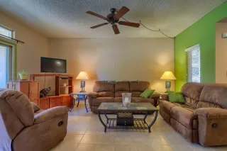 Photo #3: 6091186 Listing