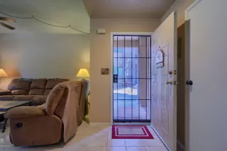 Photo #5: 6091186 Listing