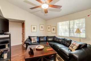 Photo #2: 6092716 Listing