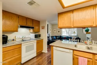 Photo #6: 6092716 Listing